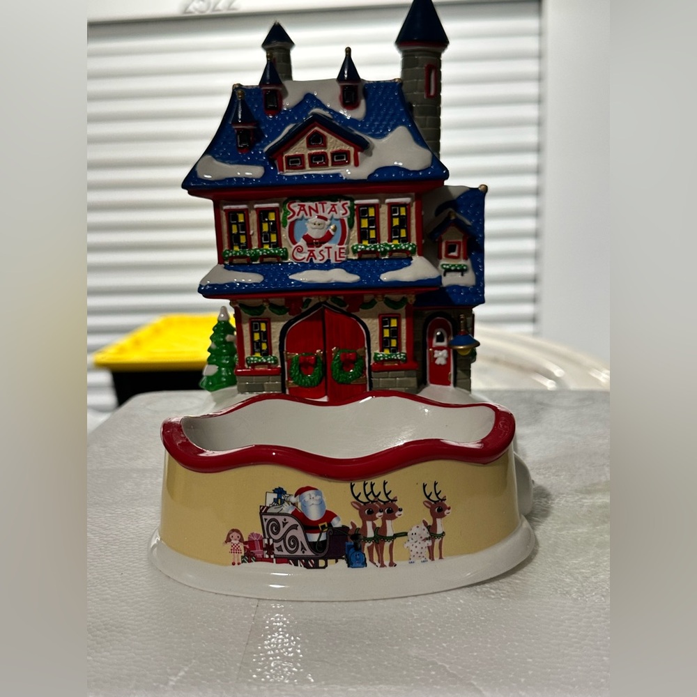 Department 56 Santa's Castle